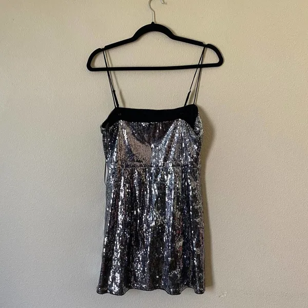Urban Outfitters Silver Sequins Mini Dress Bodycon Spaghetti Strap Sz M NWT - Image 4