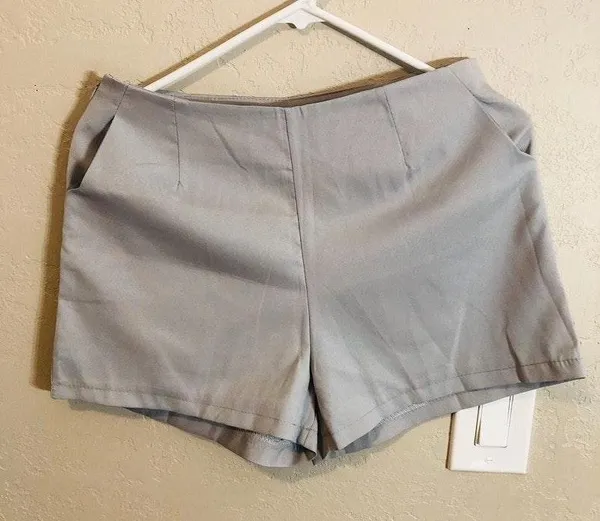 Shorts Size M - Image 6