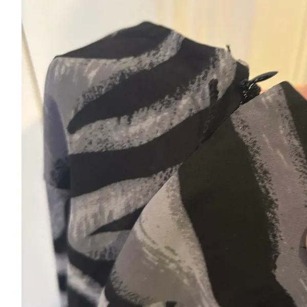 East‎ 5th Black And Gray Midi Zebra Print Skirt Size 10 - Image 5