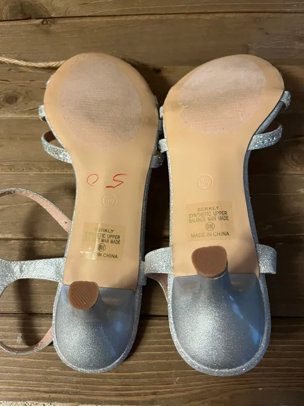 L Lorraine Berkly Silver Rhinestone Shoes Formal Prom Wedding kitten Heels Sz 9 - Image 6