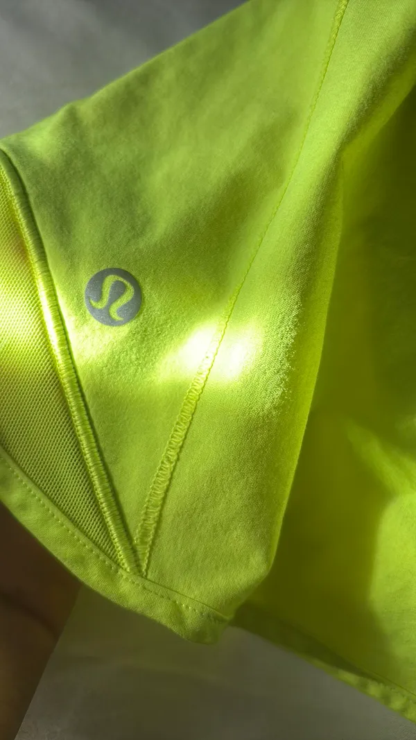 Lululemon Shorts Hotty Hot 4" - Image 2