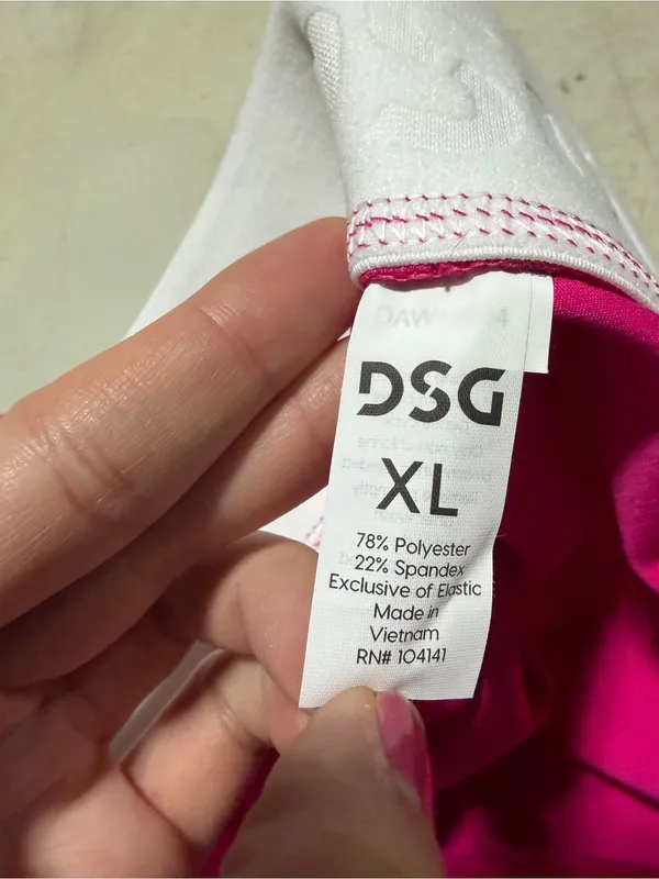 DSG NWTWomen’s Hot Pink compression mid-rise Shorts xl - Image 6