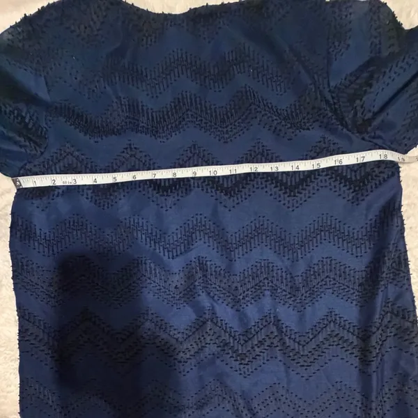 The Limited‎ Navy Blue Chevron Clip Dot Roll Tab Sleeve Blouse Small - Image 12