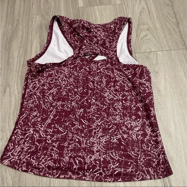 Nike Women's Burgundy and White Tank Top - Image 3