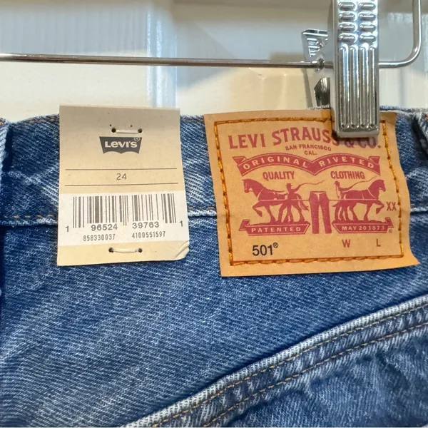 NWT  501® Mid Thigh Short - Image 2