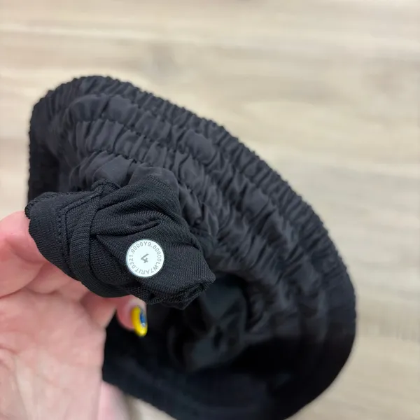 Lululemon Hotty Hot Short High-Rise Long 4" Women Size 4 Black - Image 2