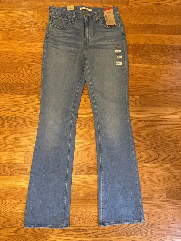 Levi's 725 high rise Women's bootcut Jeans size 29 - Image 5