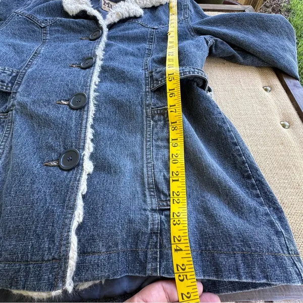 Y2K Mudd Faux Fur Trim Vintage Denim Jacket Size Medium - Image 6