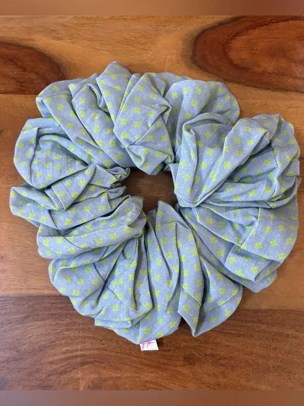 FREE PEOPLE Extra Large Jumbo Scrunchie - Image 4
