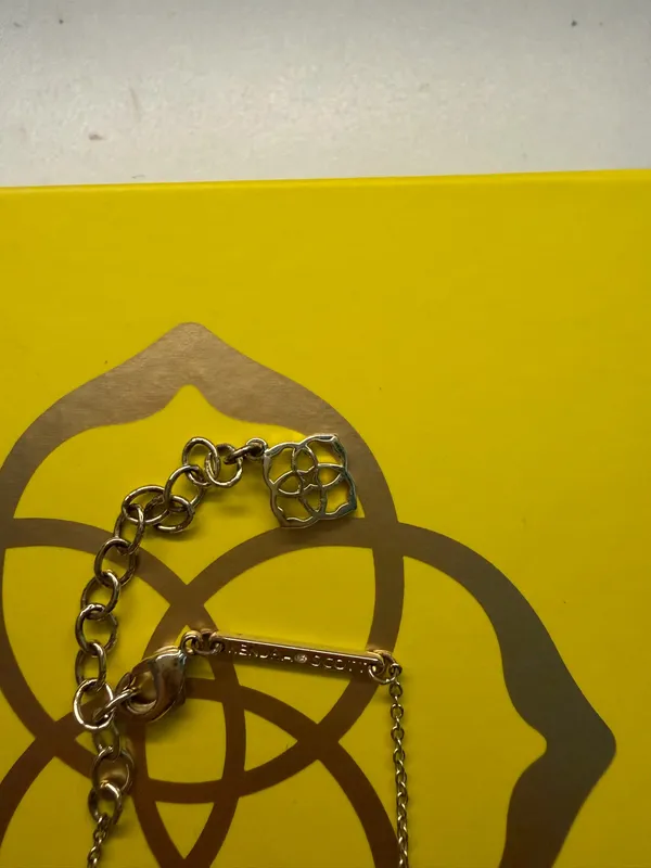 Kendra Scott Heart Necklace - Image 4