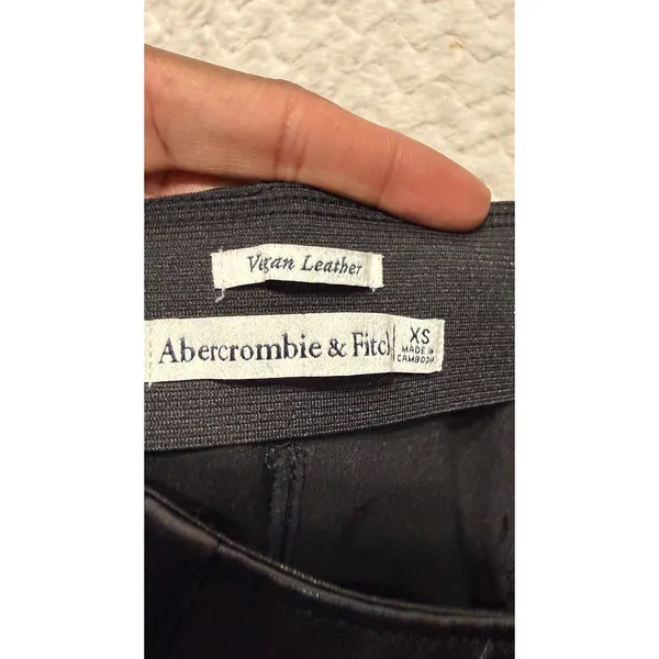 Abercrombie & Fitch Womens Black Vegan Leather High Rise Side Zip Leggings XS - Image 3