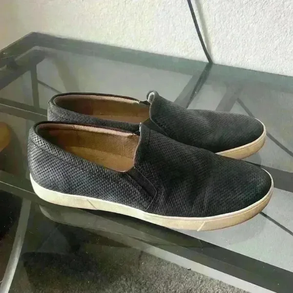 Women's Naturalizer Navy Slip On‎ Leather Sneakers Size 11 - Image 3