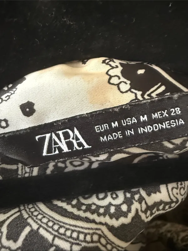 Zara Silky Black Cream and White Design Collar Shirt Size Medium - Image 6