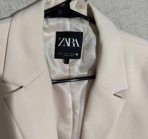 Zara Women's Elegant Cream Blazer - Image 2