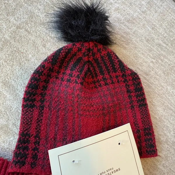 Christian‎ Siriano Red Black Plaid Crew Neck Long Sleeve Knit Sweater Beanie Set - Image 7