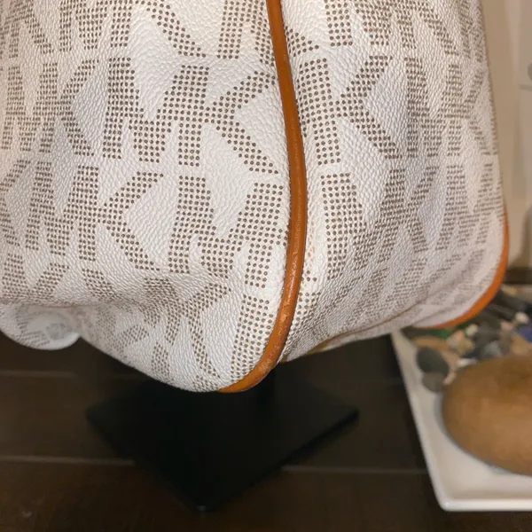 Michael Kors Signature MK Vanilla Acorn Fulton Chain Leather Tote EUC - Image 6