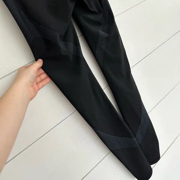 Lululemon Women’s 8 Black Iron Blue Mapped Out High Rise Tight 28” - Image 4