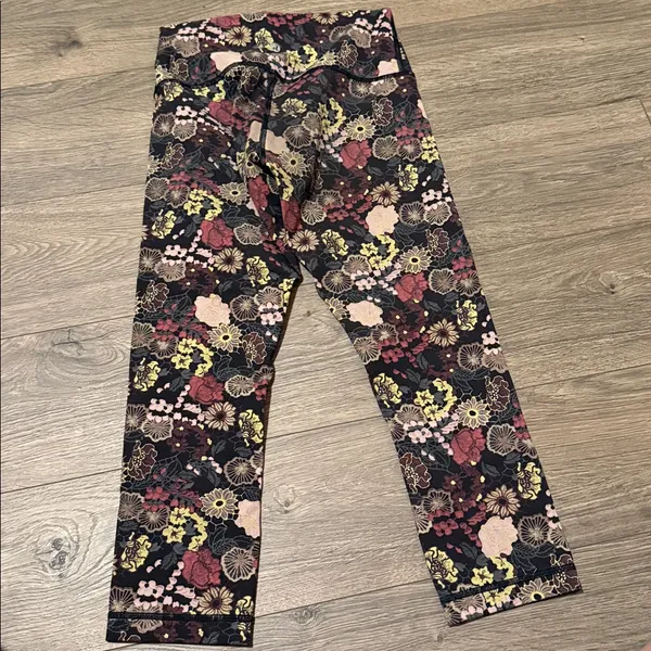 Lululemon Floral Print Women's Leggings - Black Multi - Image 3