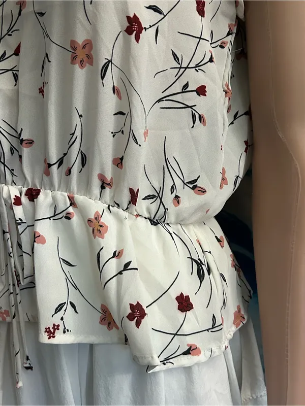 Sienna Sky Cream & Pink Floral V-Neck Blouse SZ Small NWT - Image 4