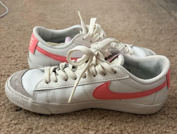 Nike Blazers - Image 4