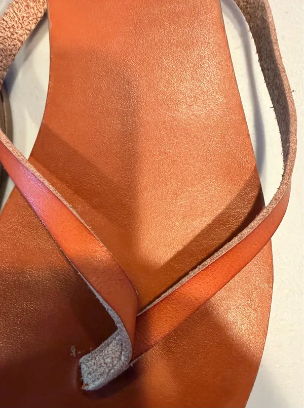 American Eagle Outfitters pp | women’s leather flip flop sandals. Size: 8 - Image 5