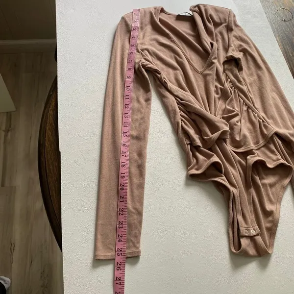 Express x Negin Mirsalehi Twist Front Bodysuit Nude Taupe Small - Image 7