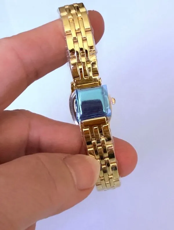 Brand New Y2k style Gold quartz watch with white face and gold hands Condition - Image 3