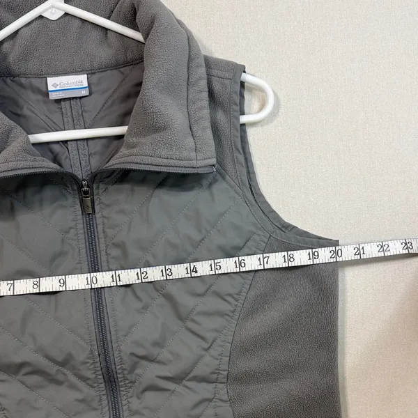 Columbia Women's Charcoal Quilted Vest - Image 4