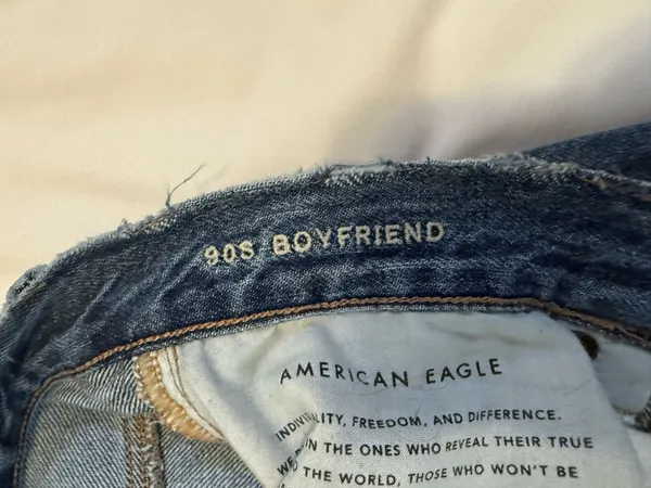 American Eagle 90s Boyfriend Jeans - Image 3