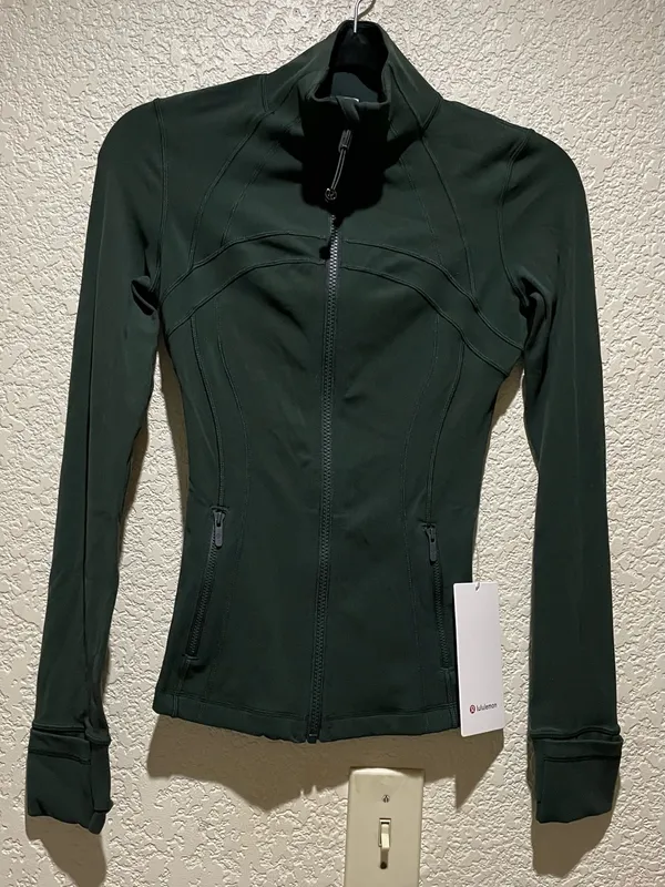 Lululemon NWT Define Nulu Jacket Rain Forests Green Size 2 - Image 9