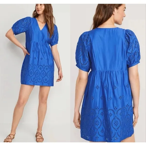 Old Navy blue eyelet puff sleeve vneck dress s - Image 2