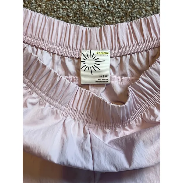 Offline by Aerie Nylon Day Off Short. Orchid with White Piping. Size XS - Image 3