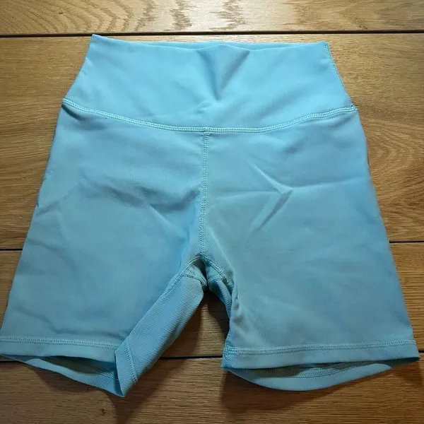 Wilo sage green bike shorts small - Image 3