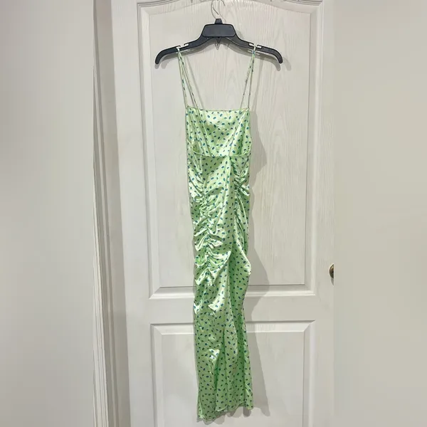 Final price NWOT Zara Green Floral Dress - Image 3