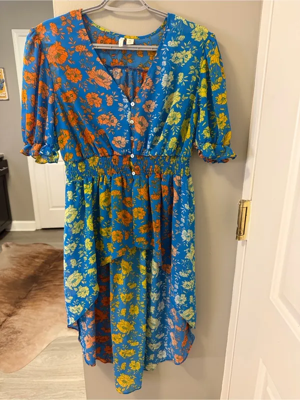 Stunning Cato Boho Floral High-Low Top M - Image 2