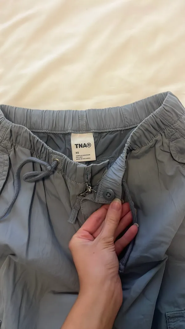 Aritzia Grey Cargo Pant - Image 5