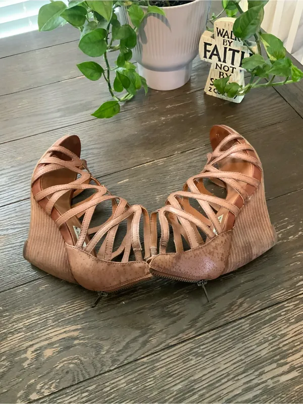 Steve Madden Brown Leather Strappy Wedges 6.5 - Image 9