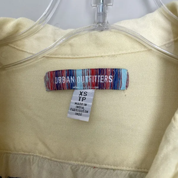 Urban Outfitters Size XS Freshly Picked Fruit Yellow Button Graphic Top Shirt - Image 2