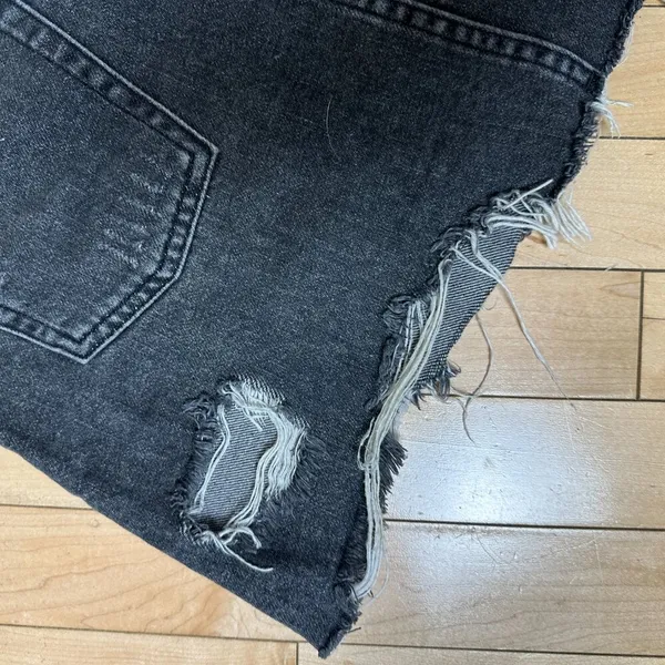 URBAN OUTFITTERS BDG Grey Black Denim Distressed Jean Mini Skirt Size small - Image 7