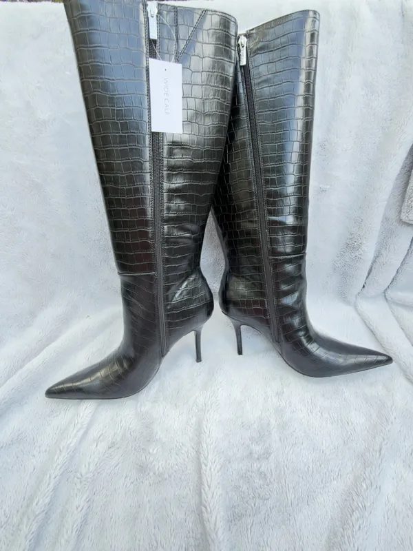 GUESS, Gressa3-Wc, Black boots crocodile print, 9.5 wide calf -new in box - Image 7