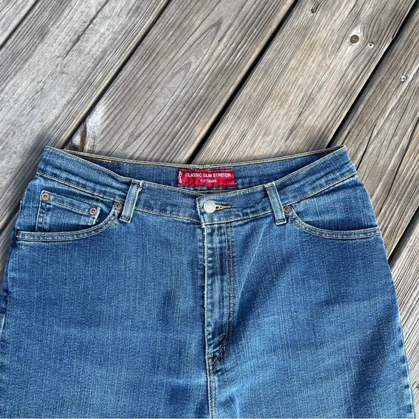 Vintage Levi’s 512 Classic slim fit tapered leg mom jeans - Image 3