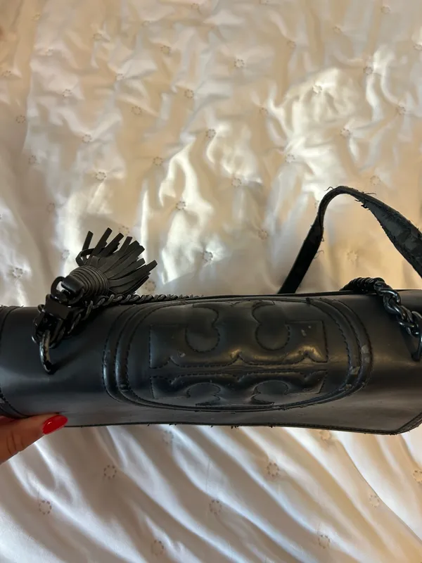 Tory Burch Fleming Shoulder Bag - Image 4
