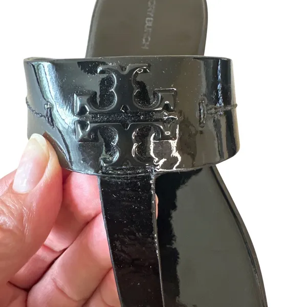 Tory‎ Burch Emmy Patent Leather Sandals Black Glossy Logo Thong Slides 9.5 - Image 11
