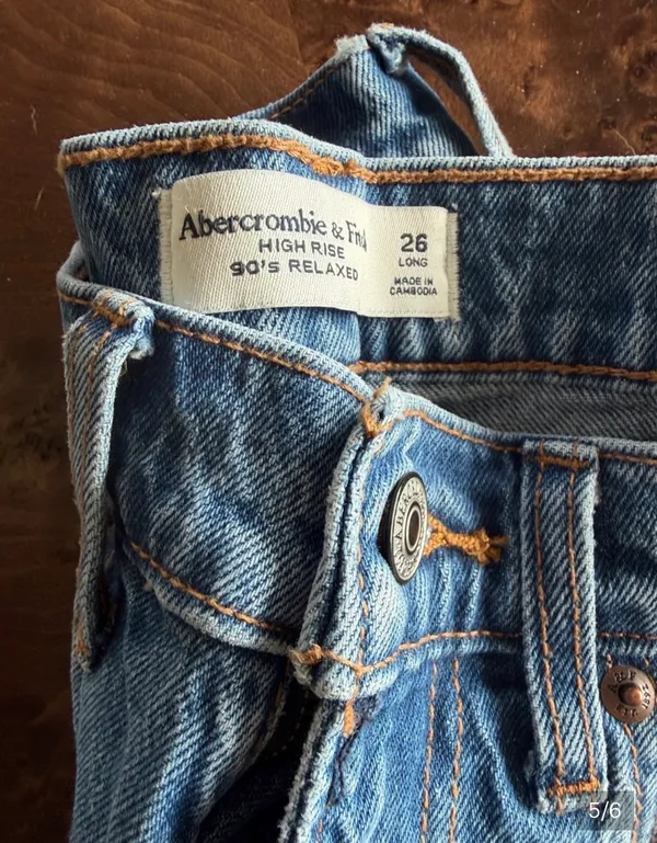 Abercrombie High-Rise 90s Relaxed Jeans - Image 4