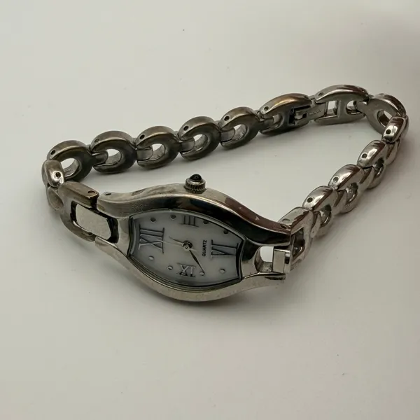 Elegant Vintage Tonneau Ladies Quartz Dress Watch Working New Battery - Image 4