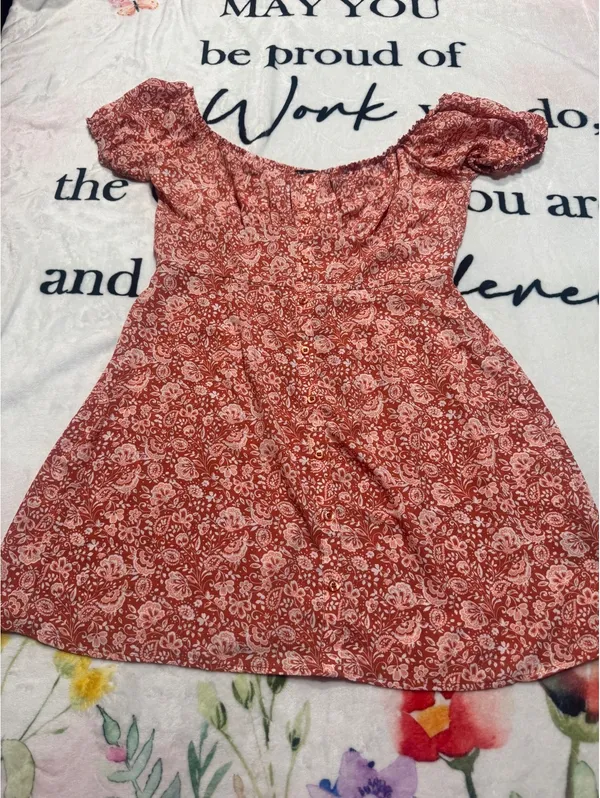 Trixx Short Sleeve Above Knee Mini Dress Red Tan Floral Womens Size L - Image 4