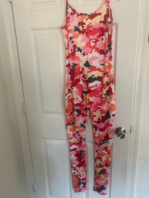 Size XL pink camo one piece bodysuit - Image 2