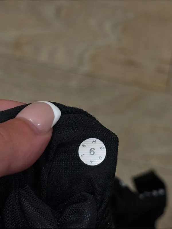 Lululemon Both Ways Bra Ices Wave White Black Size 6 - Image 7