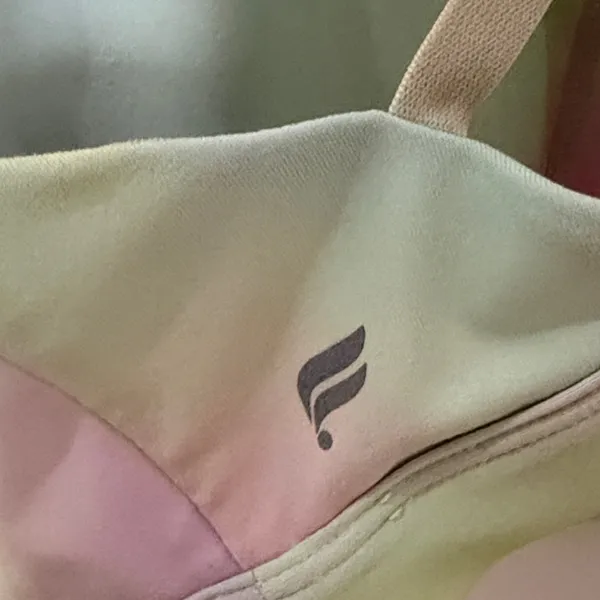 Pastel Tie-Dye Strappy Sports Bra medium FABLETICS with removable inserts - Image 3