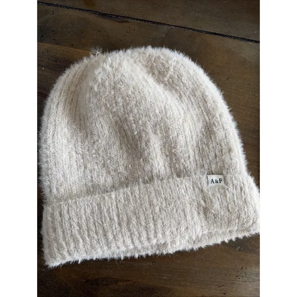 Abercrombie & Fitch Fuzzy Knit Beanie Womens‎ Size OS Cream Slouchy Soft Eyelash - Image 2